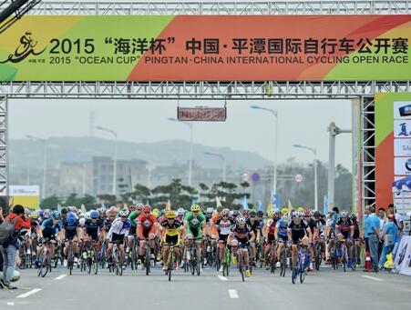 上演“速度与激TVT体育下载情”这场摩托车赛事全程高燃